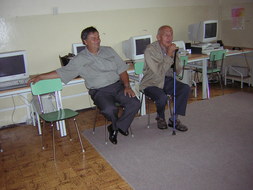 Mgr. Pokorný s p. Teuberem ve škole